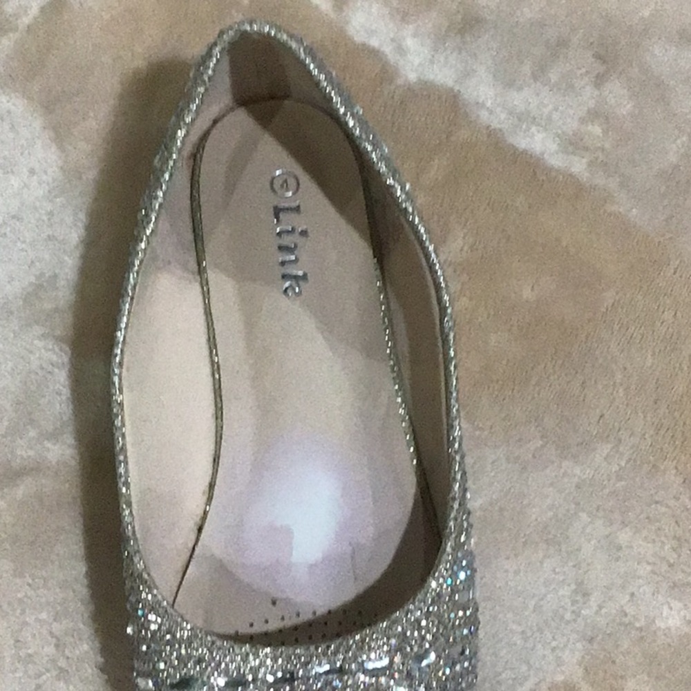 Shoes - Picture 2 of 4